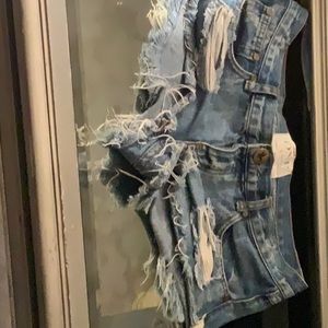 ONE TEASPOON SIIZE 26 BOOTY SHORTS